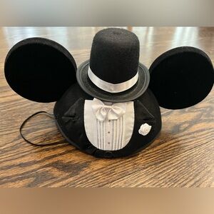 DISNEY PARKS MICKEY MOUSE EARS/HAT